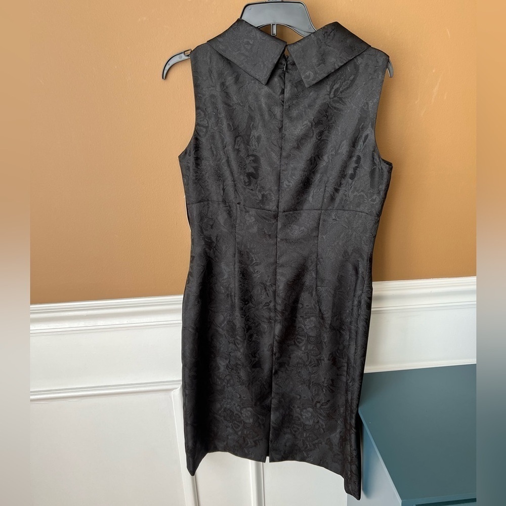Tahari ASL Christopher Jacquard Envelope Collar Sheath Black Midi Dress Size 8 - Picture 5 of 5